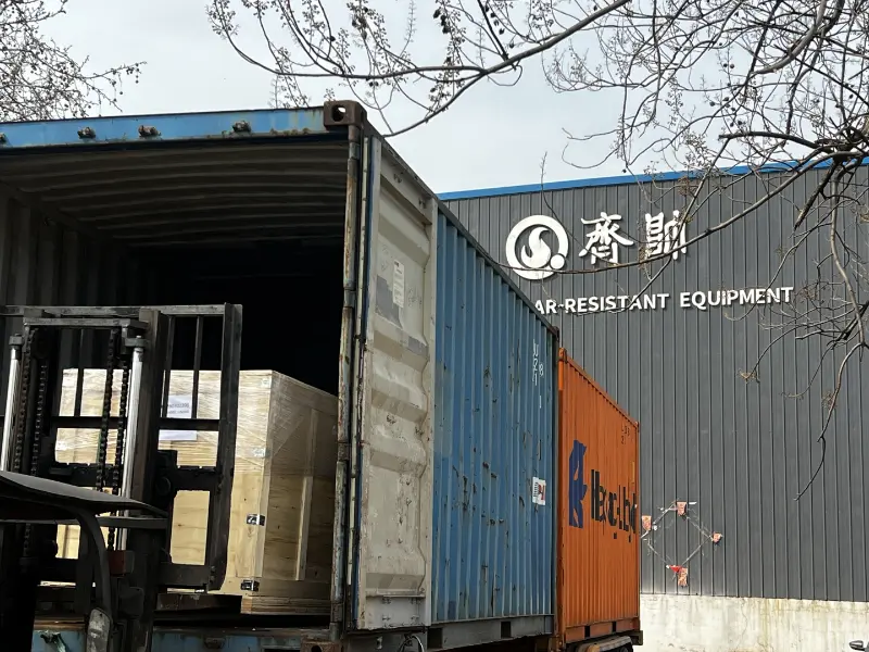Shandong Qishuai slitstark utrustning | Produktion och leverans av keramiska gummiinbäddade stålliners slutförd